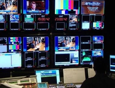 «Αφωνοι» στο πλατό του ΣΚΑΪ - Δείτε πoια έκανε «ντου» φωνάζοντας «στοπ, στοπ» (βίντεο)